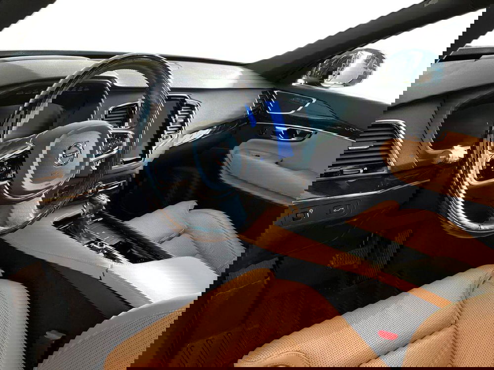 Volvo XC90 usata a Bari (10)