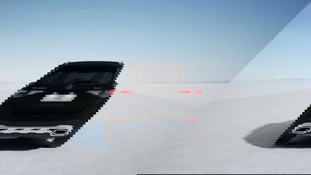 Mercedes-Benz GLC SUV nuova a Pescara (4)