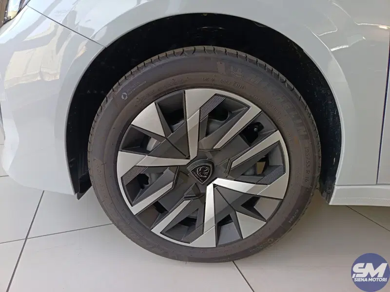 Peugeot 208 nuova a Siena (11)