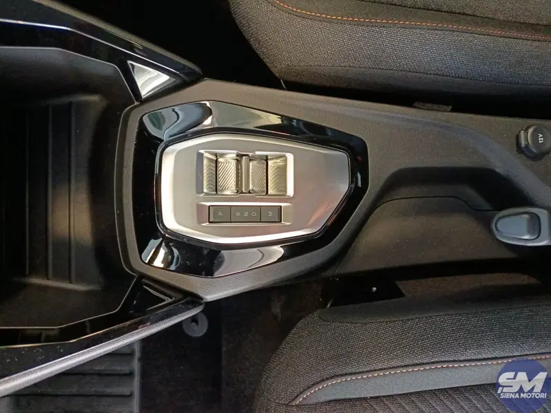 Peugeot 208 nuova a Siena (16)