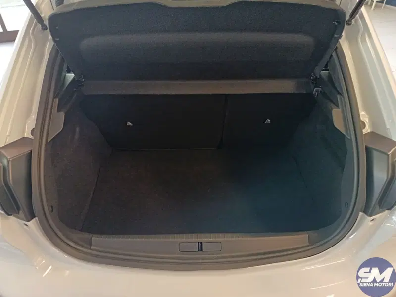 Peugeot 208 nuova a Siena (9)