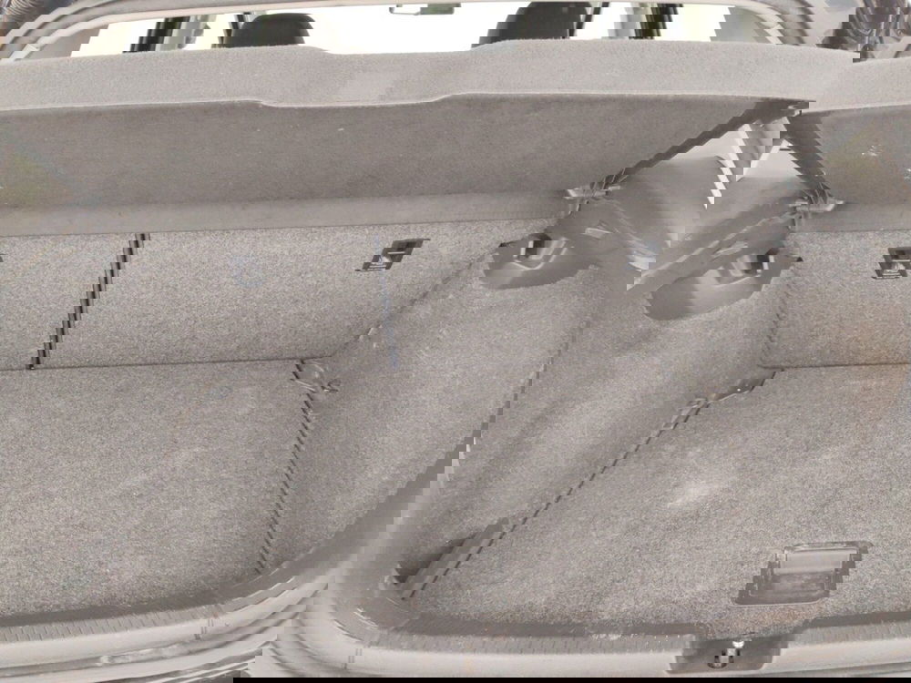 Volkswagen Polo usata a Massa-Carrara (15)