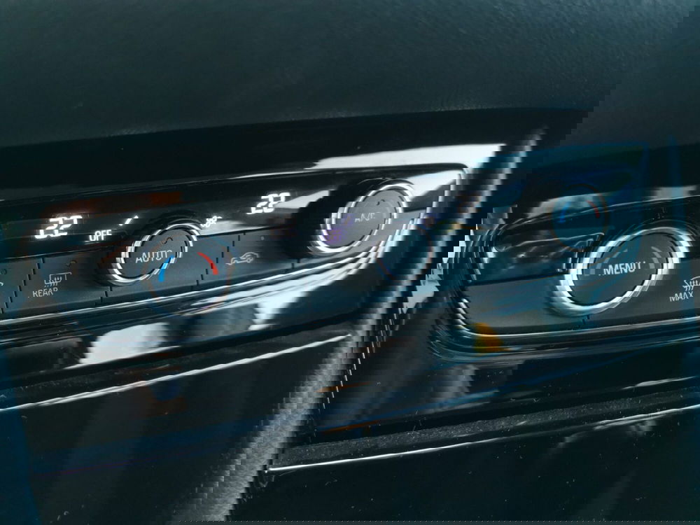 Opel Grandland X usata a Taranto (16)