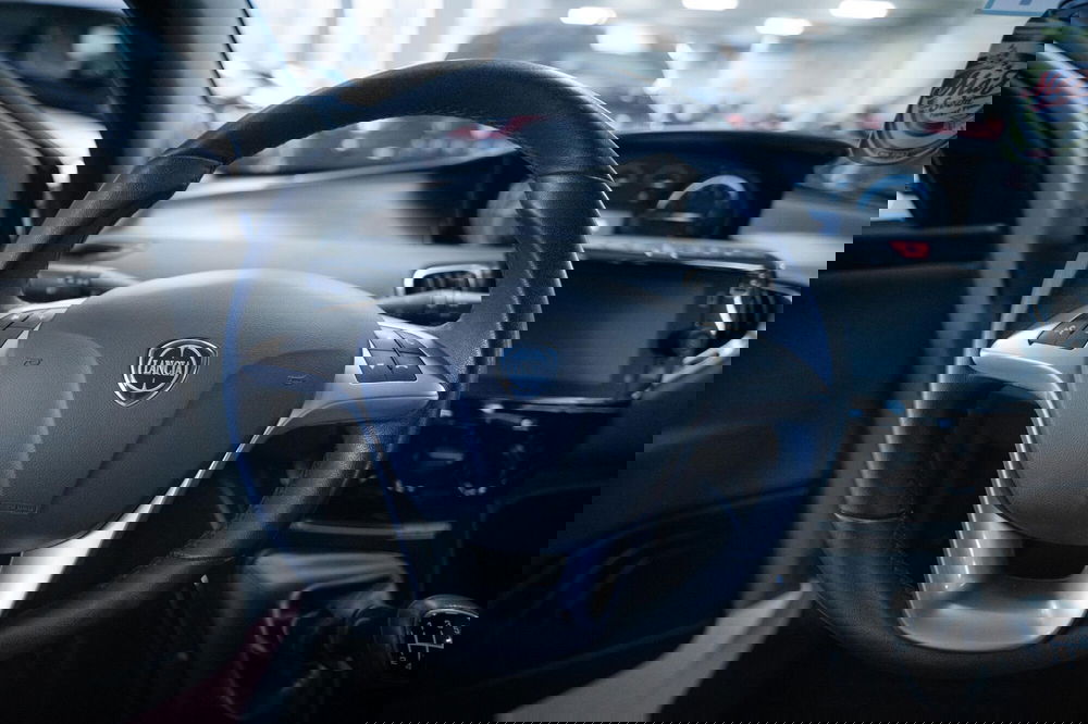 Lancia Ypsilon usata a Torino (10)