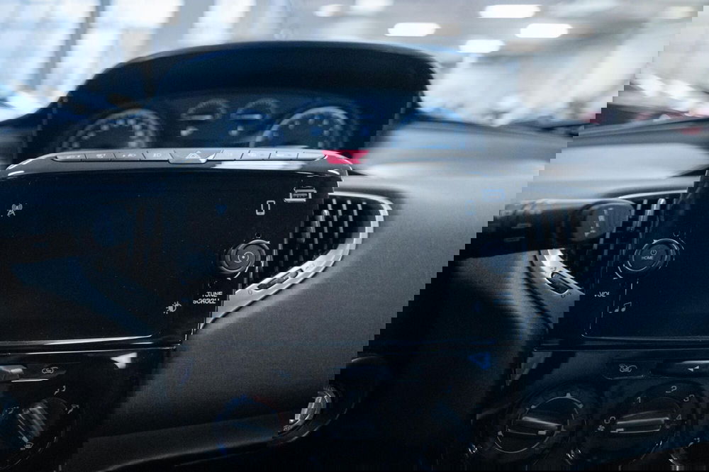 Lancia Ypsilon usata a Torino (11)