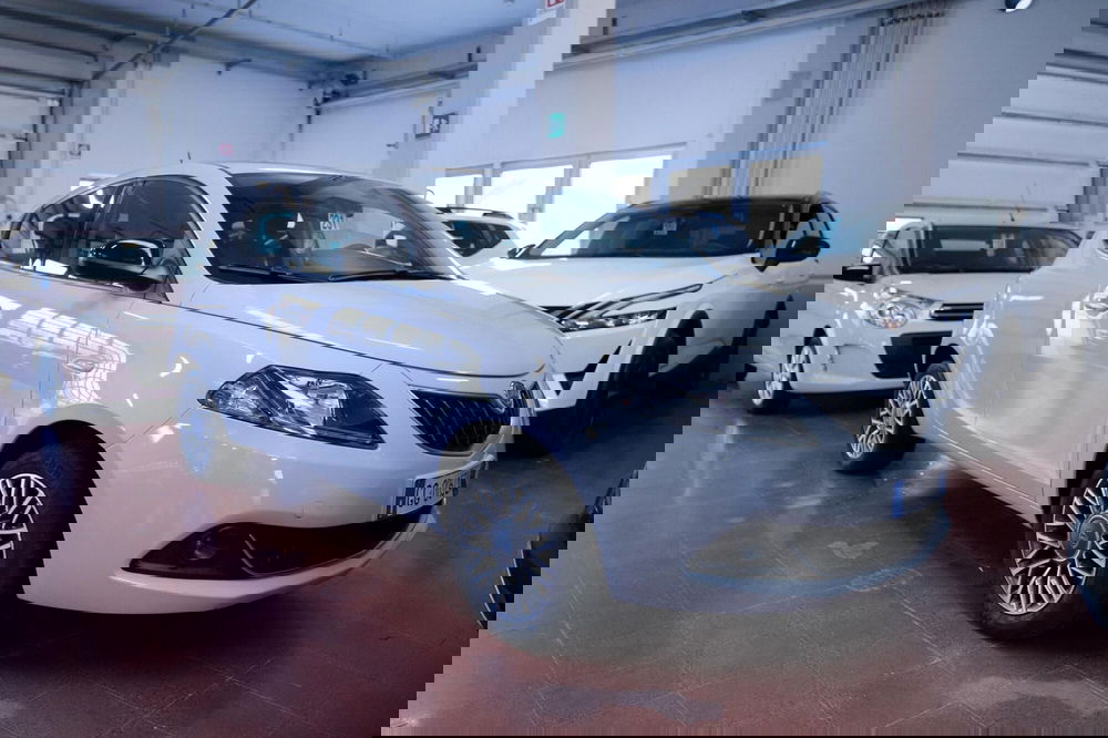 Lancia Ypsilon usata a Torino (17)