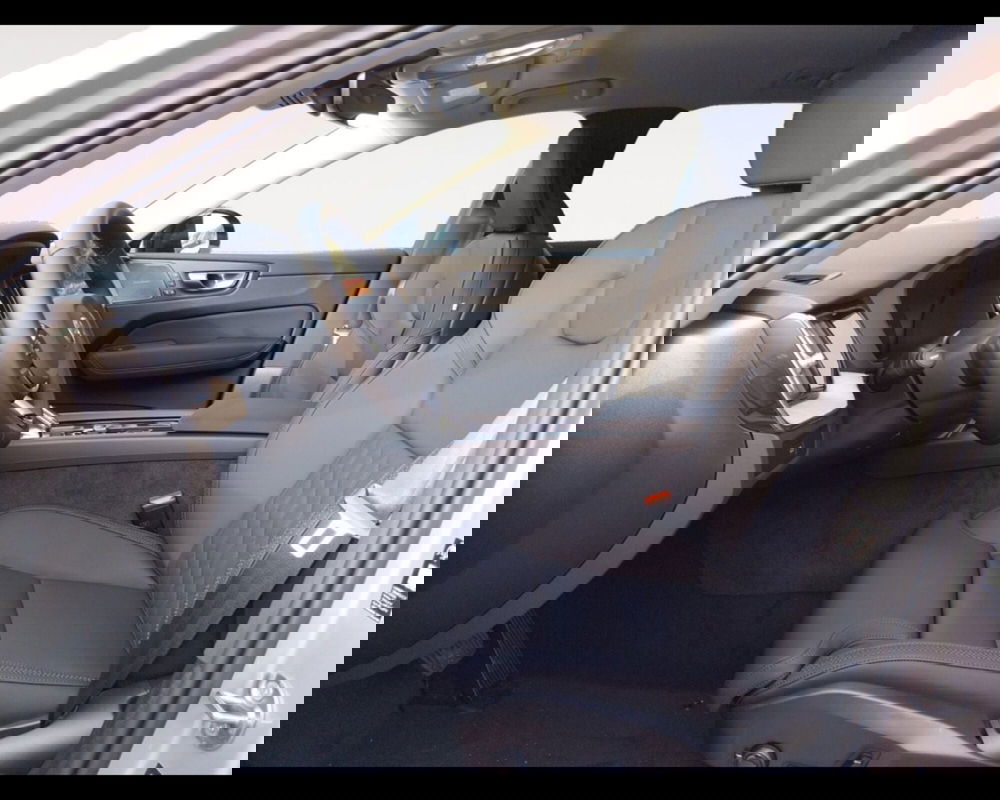 Volvo XC60 nuova a Bologna (10)