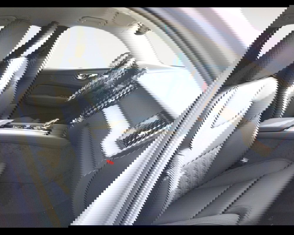 Volvo XC60 nuova a Bologna (15)