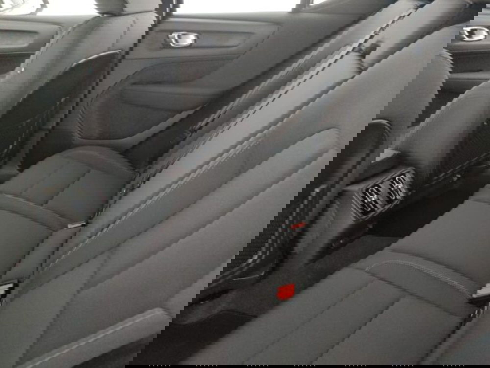 Volvo XC40 nuova a Modena (11)
