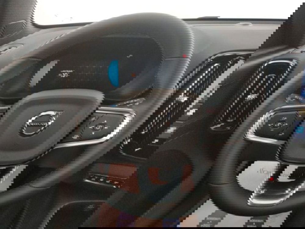 Volvo XC40 nuova a Modena (15)