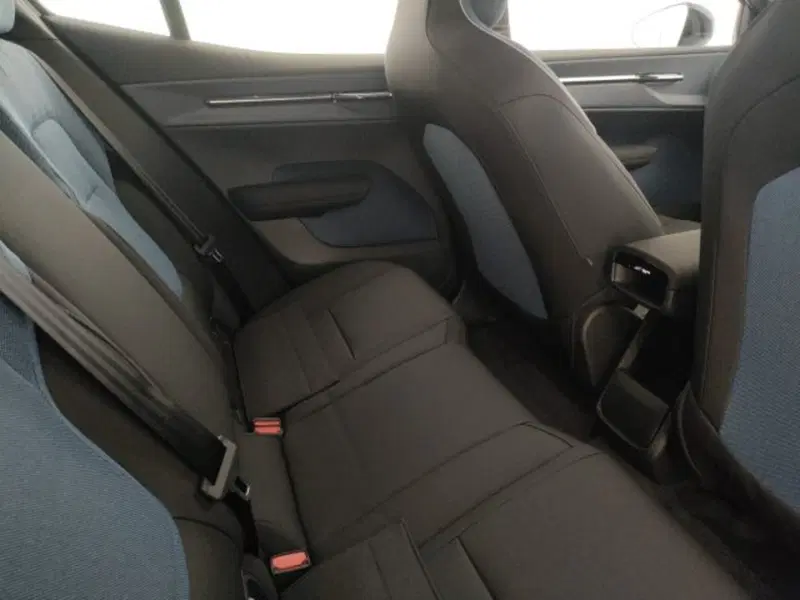 Volvo EX30 nuova a Modena (11)