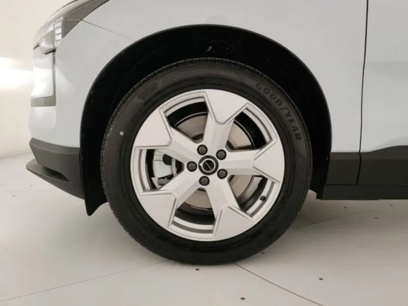 Volvo EX30 nuova a Modena (8)