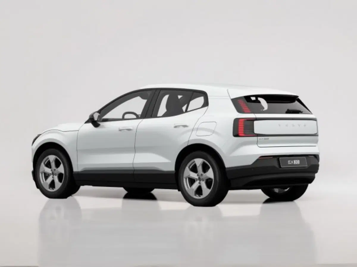 Volvo EX30 nuova a Modena (4)