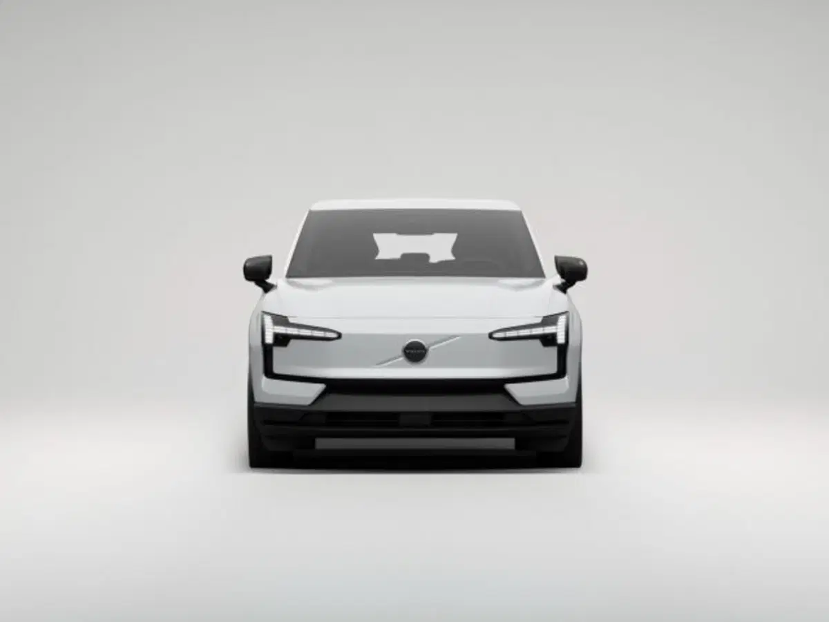 Volvo EX30 nuova a Modena (5)