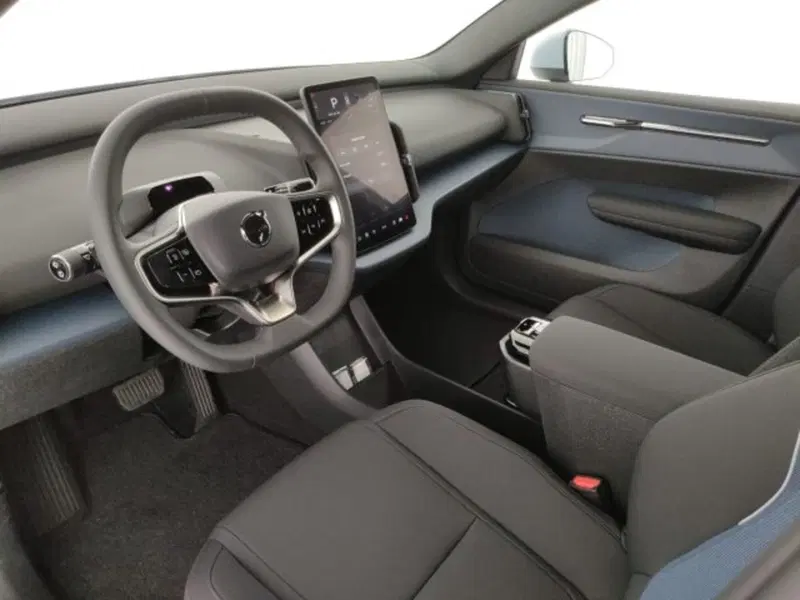 Volvo EX30 nuova a Modena (6)