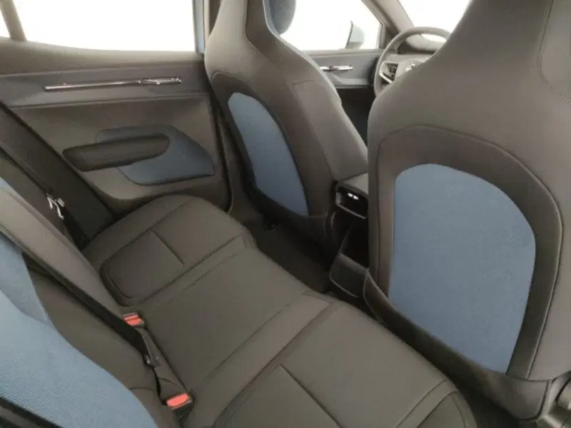 Volvo EX30 nuova a Modena (8)