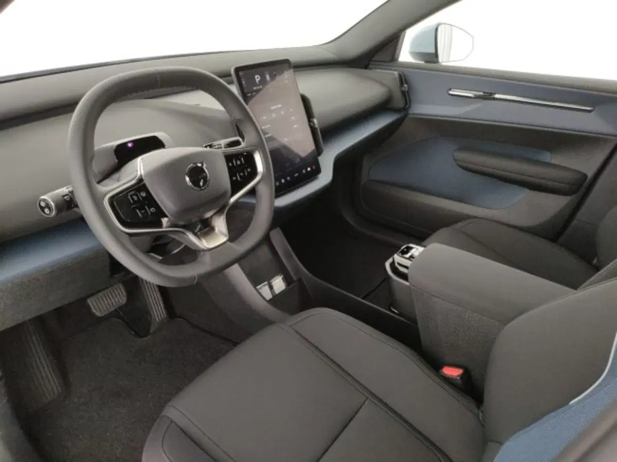 Volvo EX30 nuova a Modena (6)