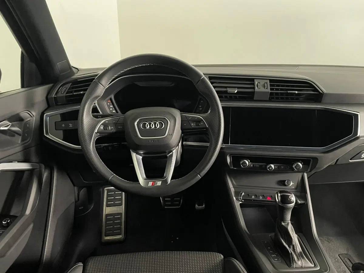 Audi Q3 Sportback usata a Taranto (6)