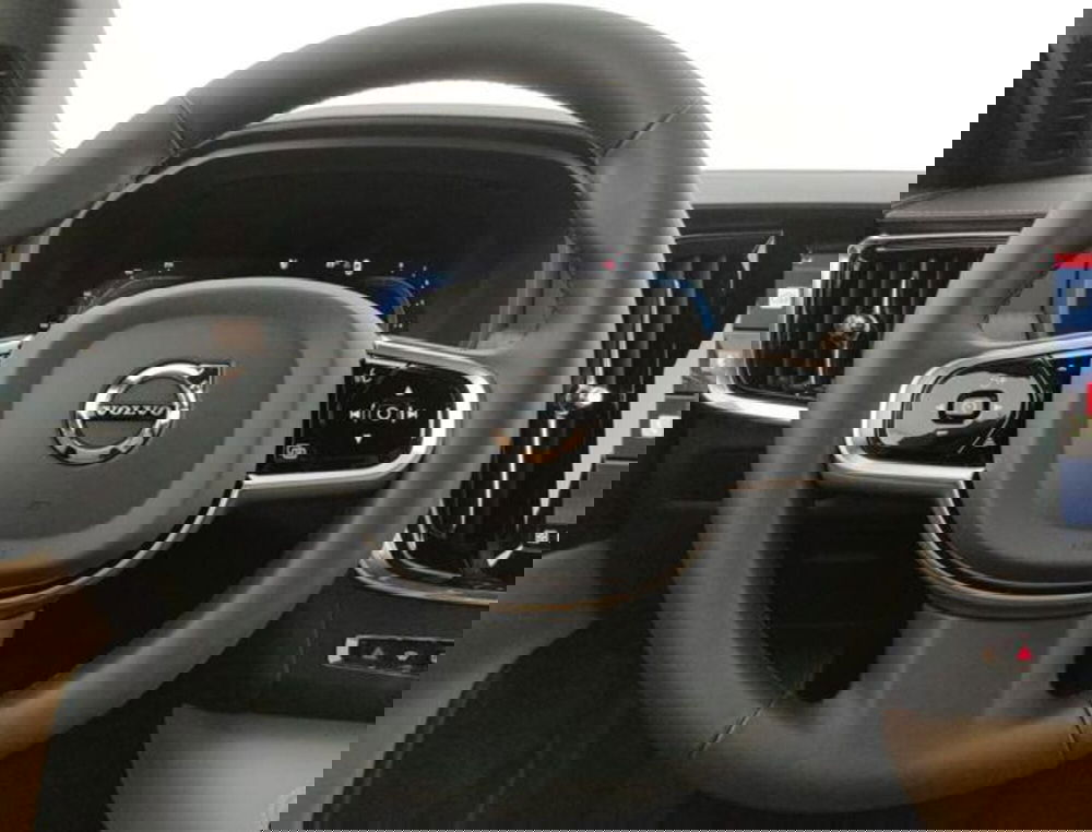 Volvo V90 nuova a Modena (12)