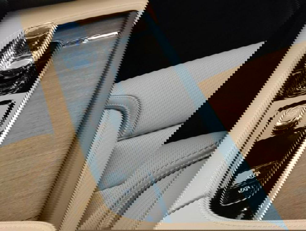 Volvo V90 nuova a Modena (14)