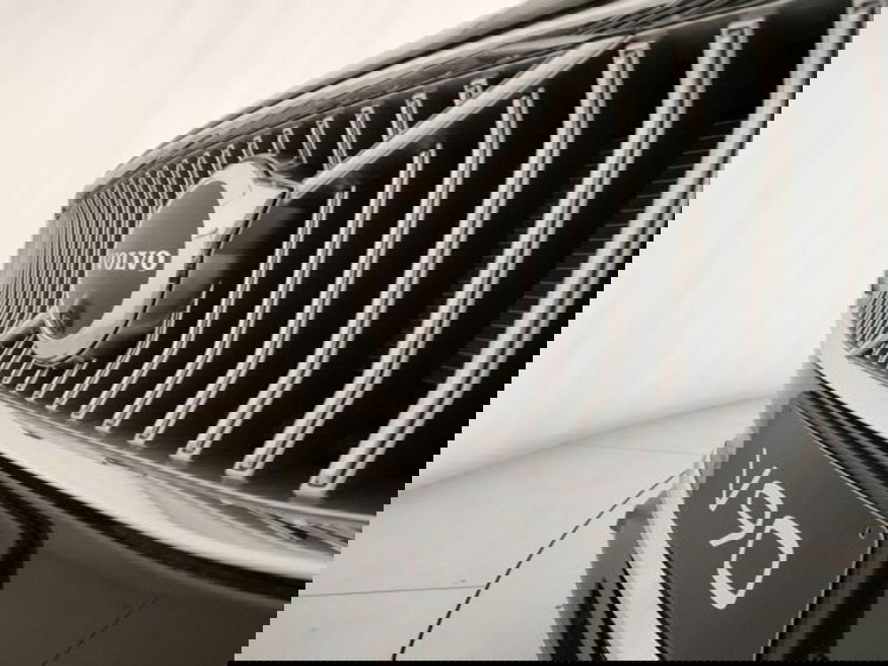 Volvo V90 nuova a Modena (17)