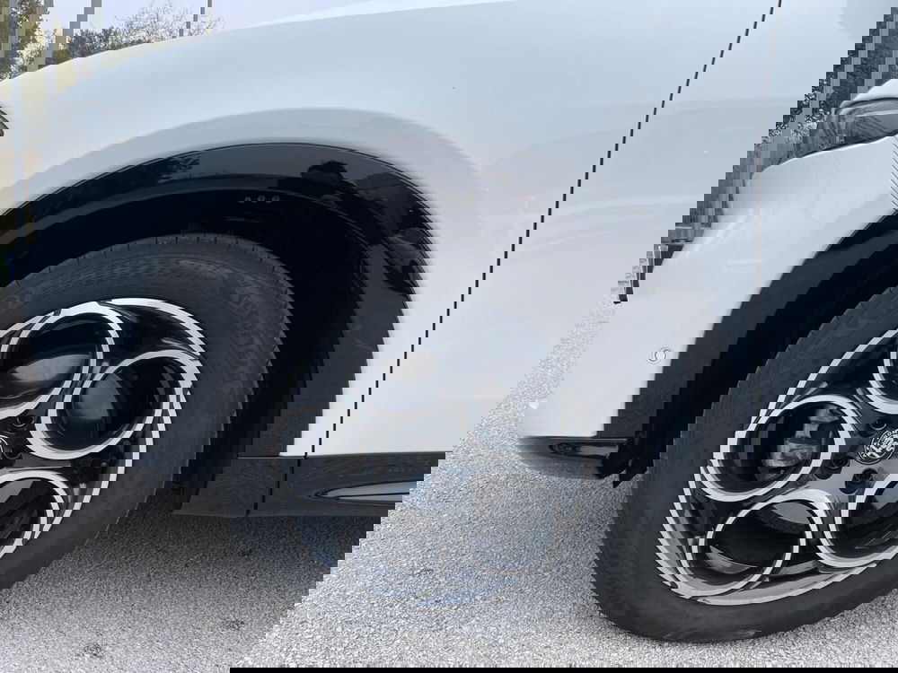 Alfa Romeo Tonale usata a Ancona (9)