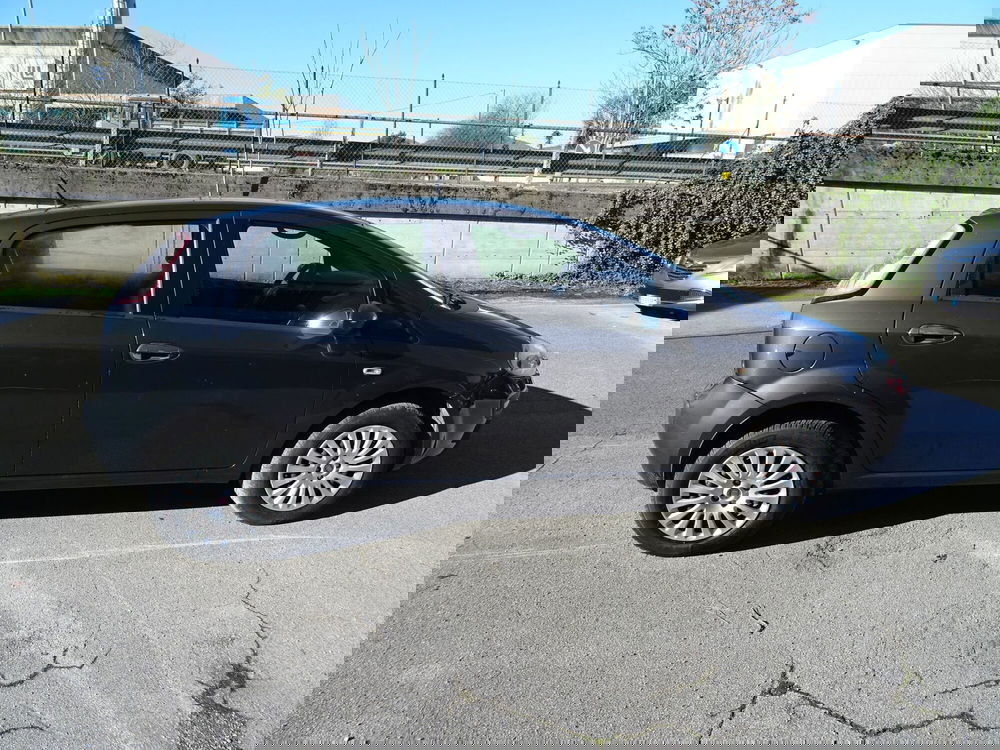 Fiat Punto Evo usata a Lucca (5)