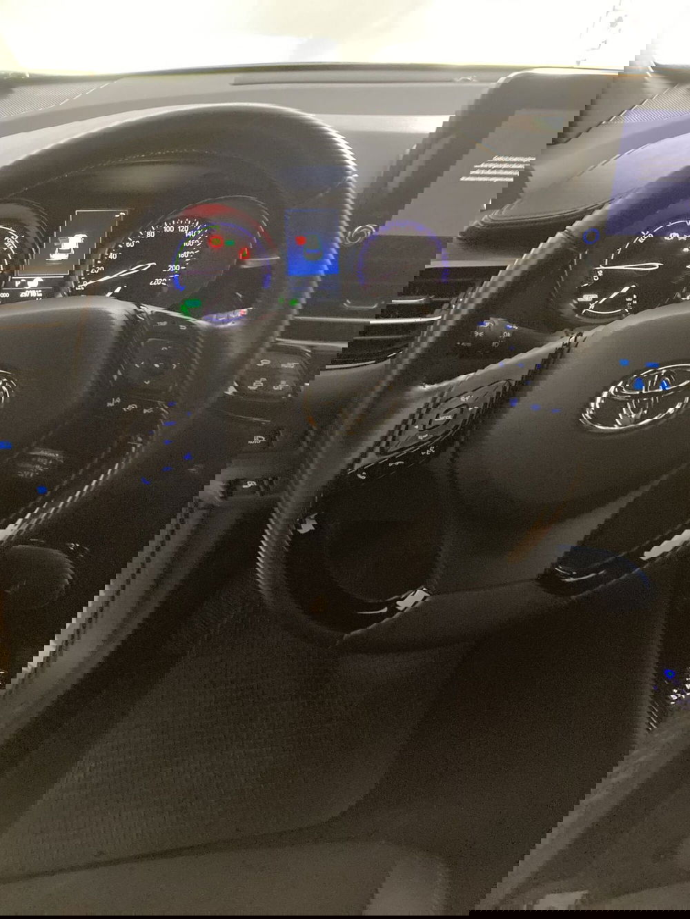 Toyota Toyota C-HR usata a Barletta-Andria-Trani (11)