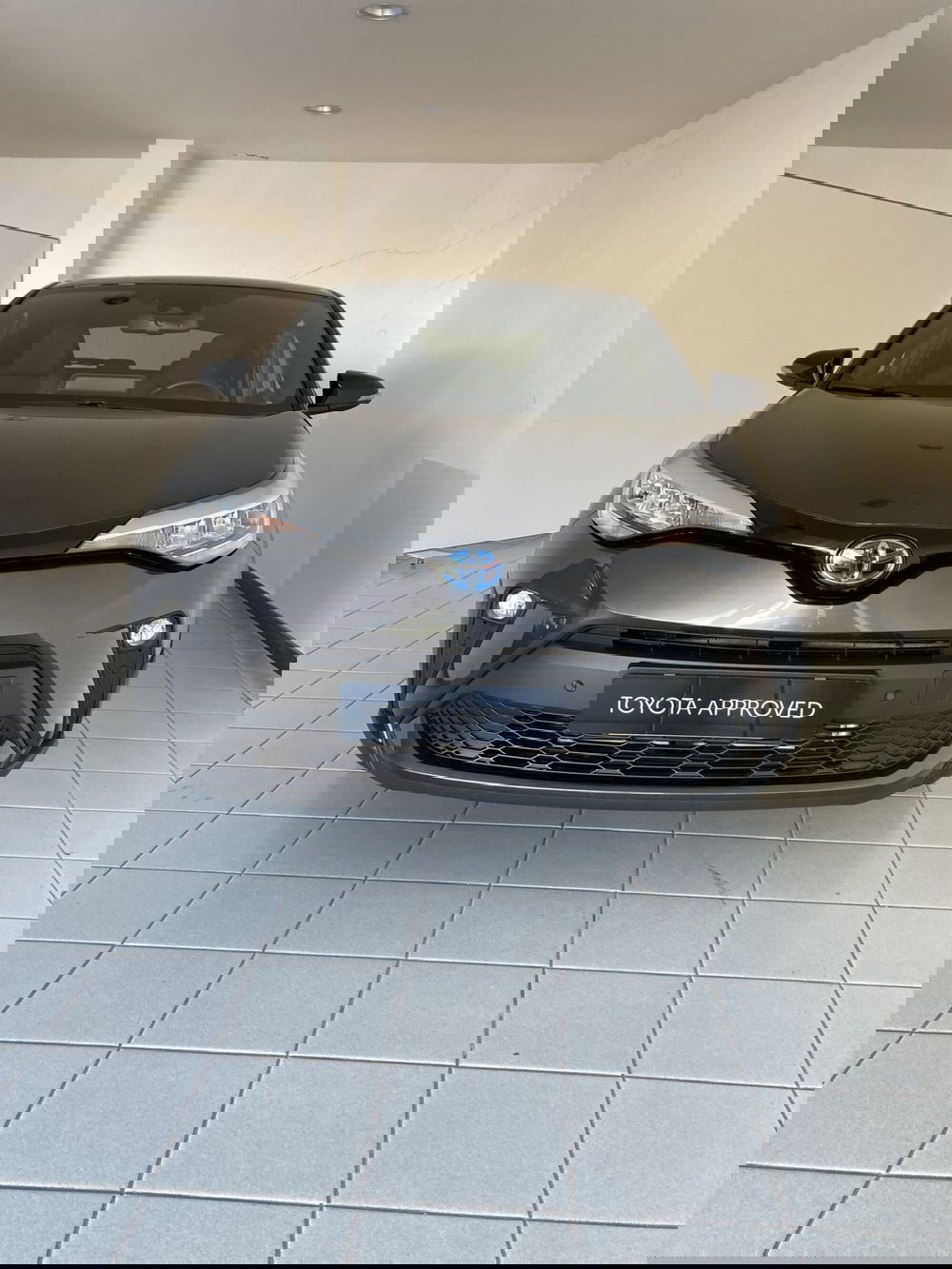 Toyota Toyota C-HR usata a Barletta-Andria-Trani (3)