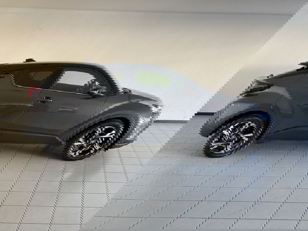 Toyota Toyota C-HR usata a Barletta-Andria-Trani (4)