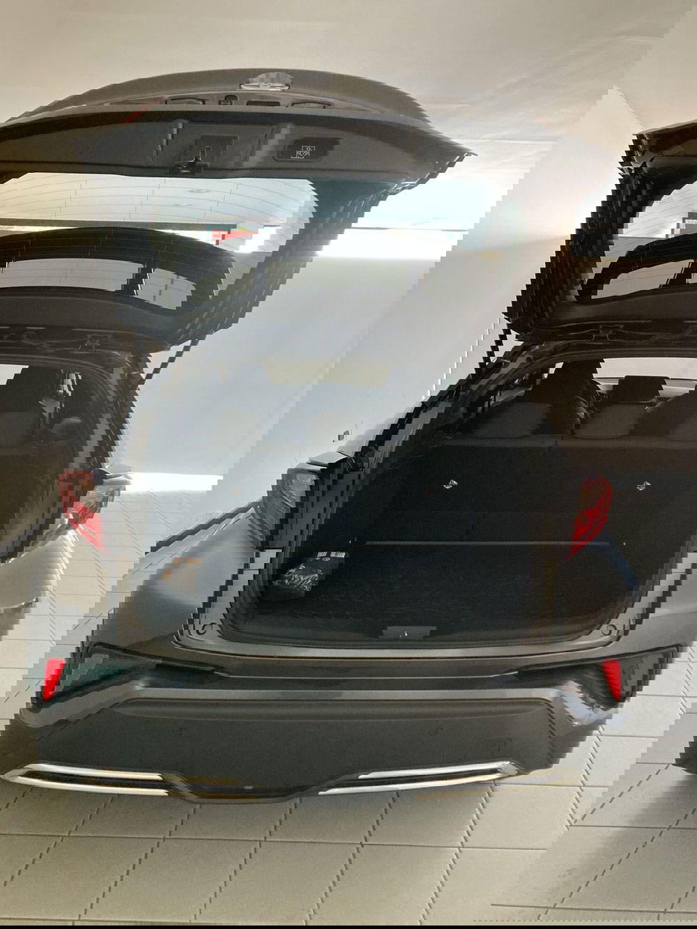 Toyota Toyota C-HR usata a Barletta-Andria-Trani (6)