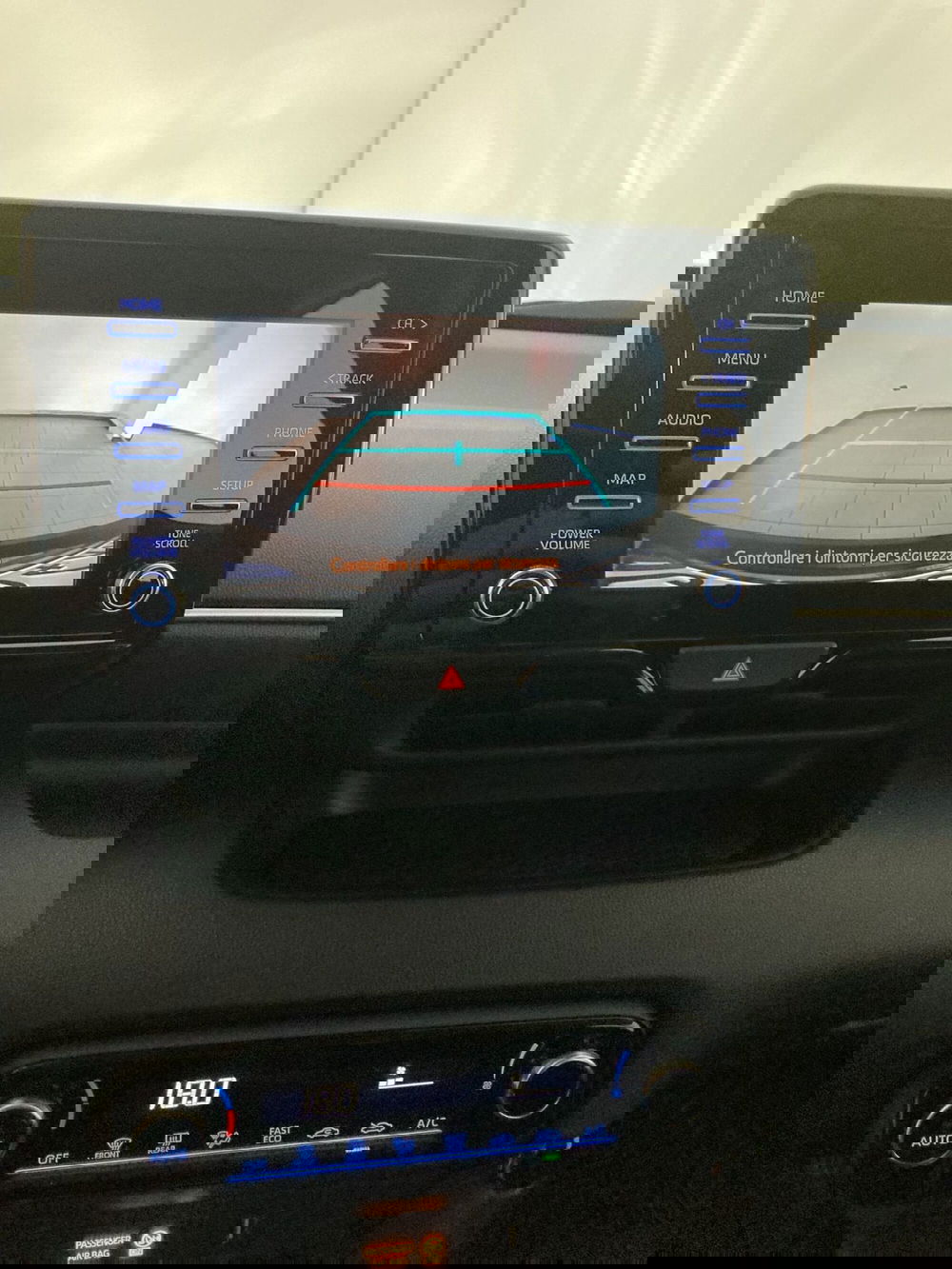 Toyota Yaris usata a Barletta-Andria-Trani (14)