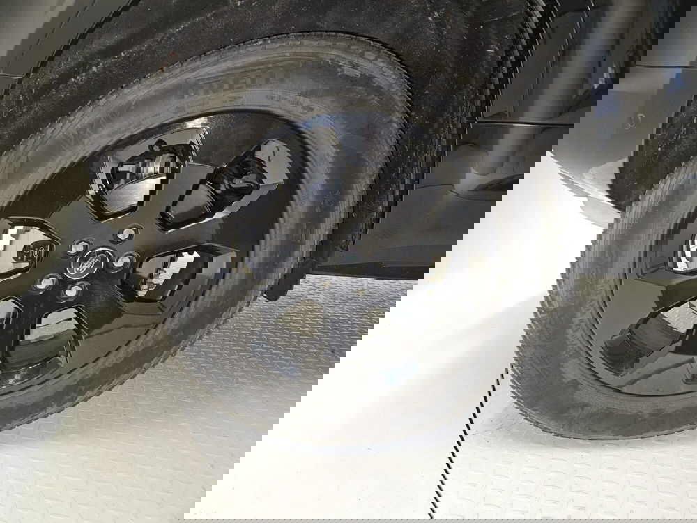 Land Rover Defender usata a Bergamo (9)