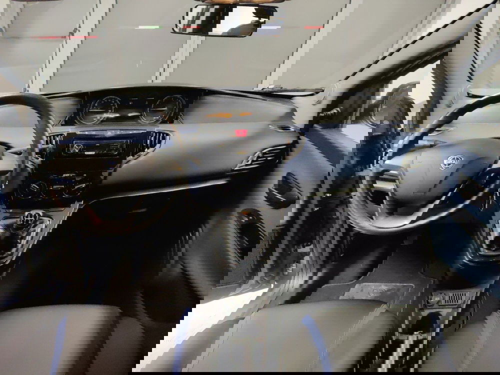Lancia Ypsilon usata a Arezzo (11)