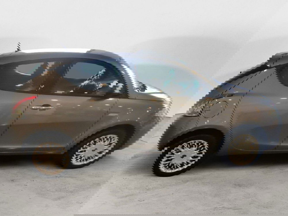 Lancia Ypsilon usata a Arezzo (7)