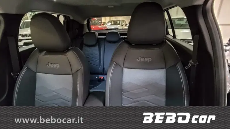Jeep Avenger nuova a Torino (18)