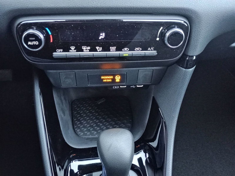 Toyota Yaris nuova a Reggio Calabria (12)