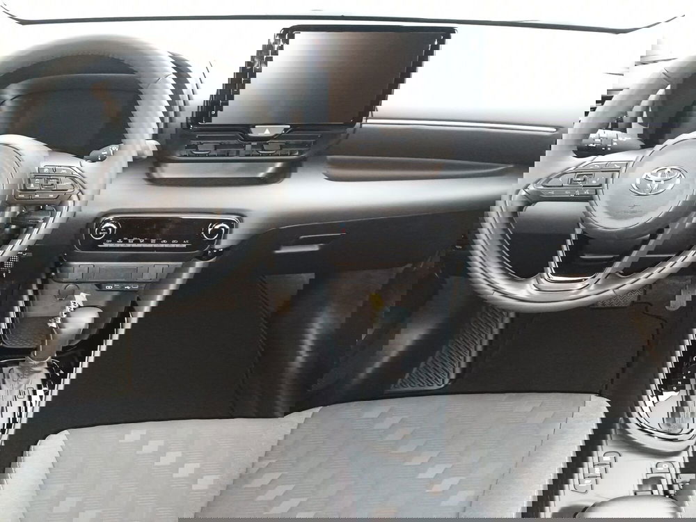 Toyota Yaris nuova a Reggio Calabria (9)