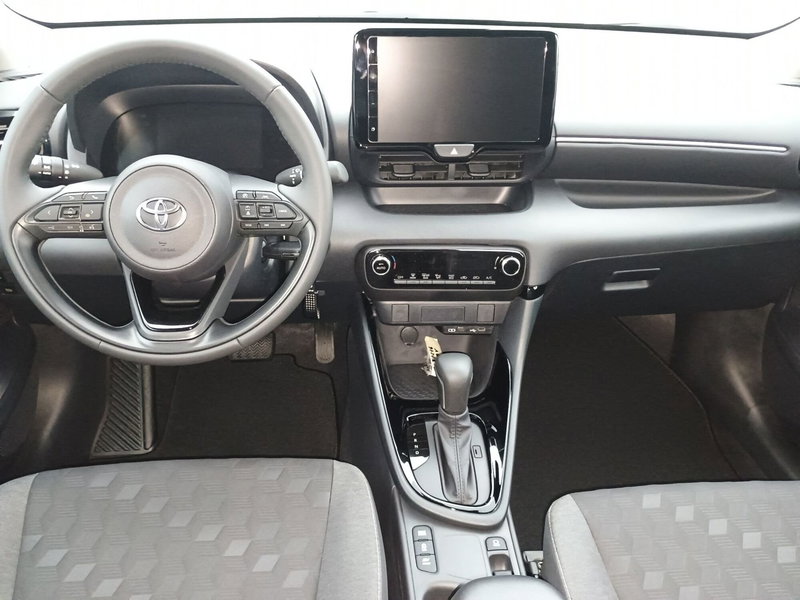 Toyota Yaris nuova a Reggio Calabria (9)