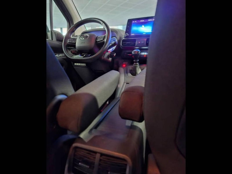 Toyota Proace City Verso usata a Torino (11)