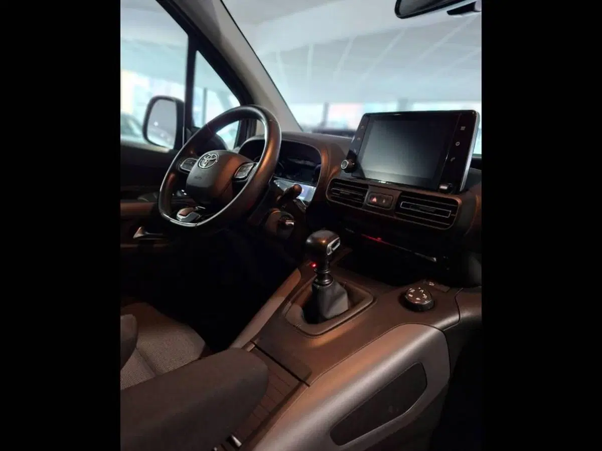Toyota Proace City Verso usata a Torino (12)