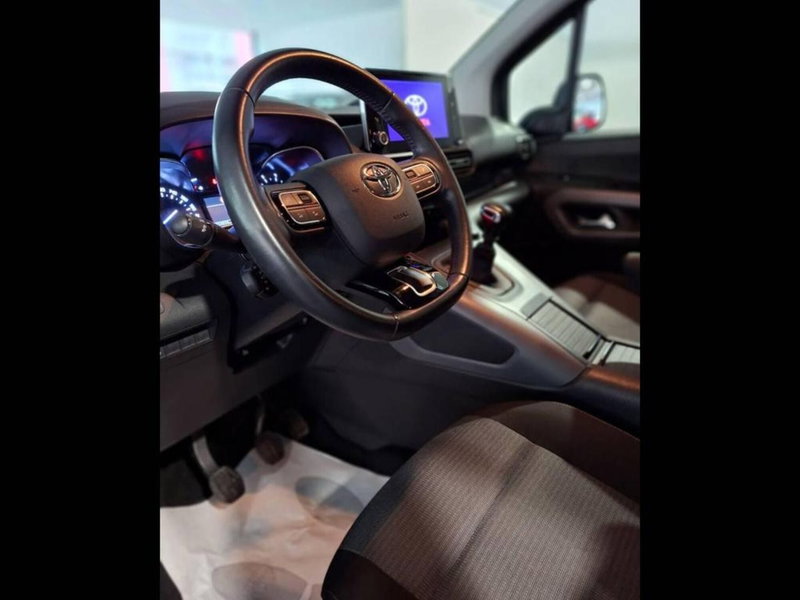 Toyota Proace City Verso usata a Torino (13)