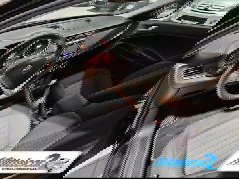 Alfa Romeo Giulietta usata a Udine (10)