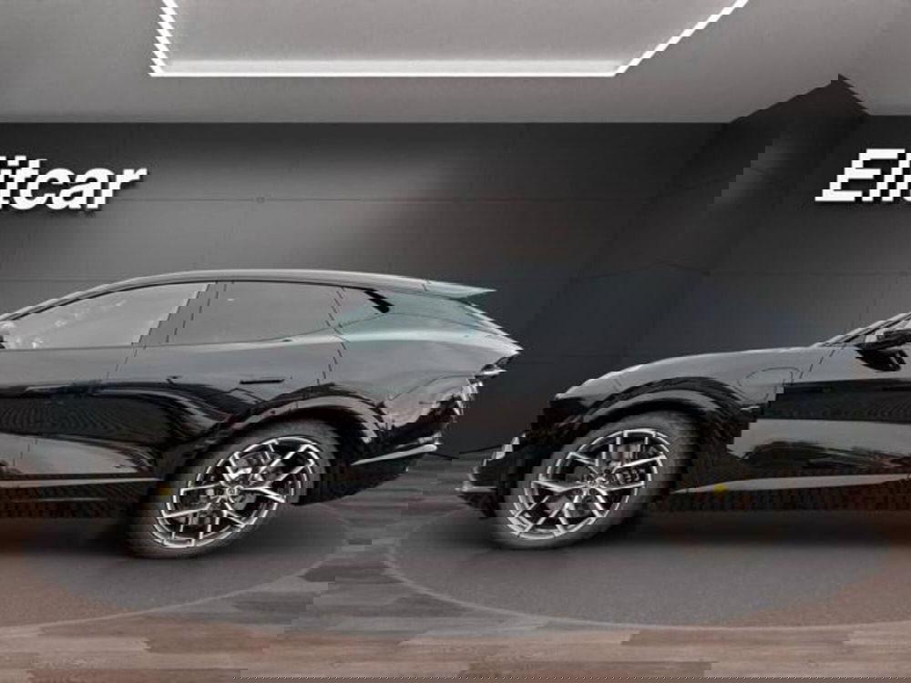 Lotus Eletre nuova a Milano (2)