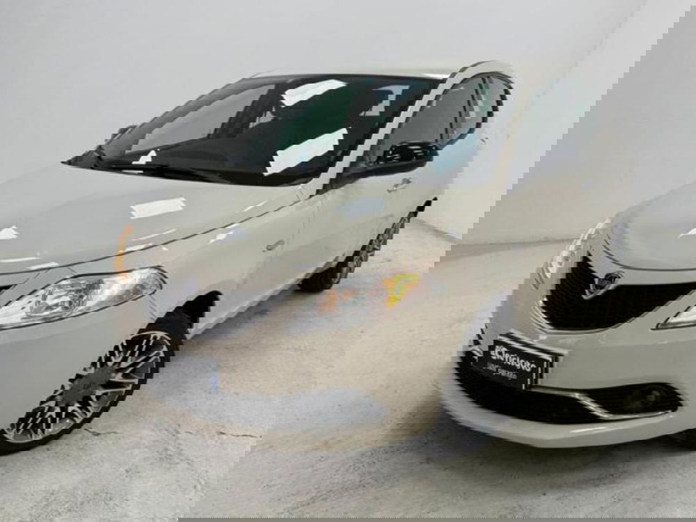 Lancia Ypsilon usata a Como