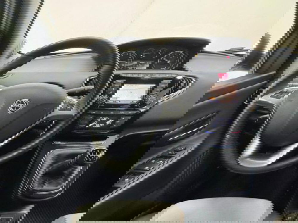 Lancia Ypsilon usata a Como (10)