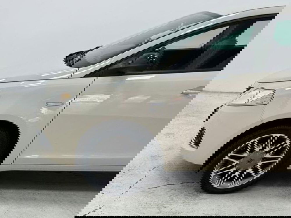 Lancia Ypsilon usata a Como (9)