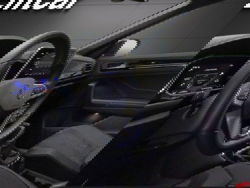 Volkswagen T-Roc usata a Novara (14)