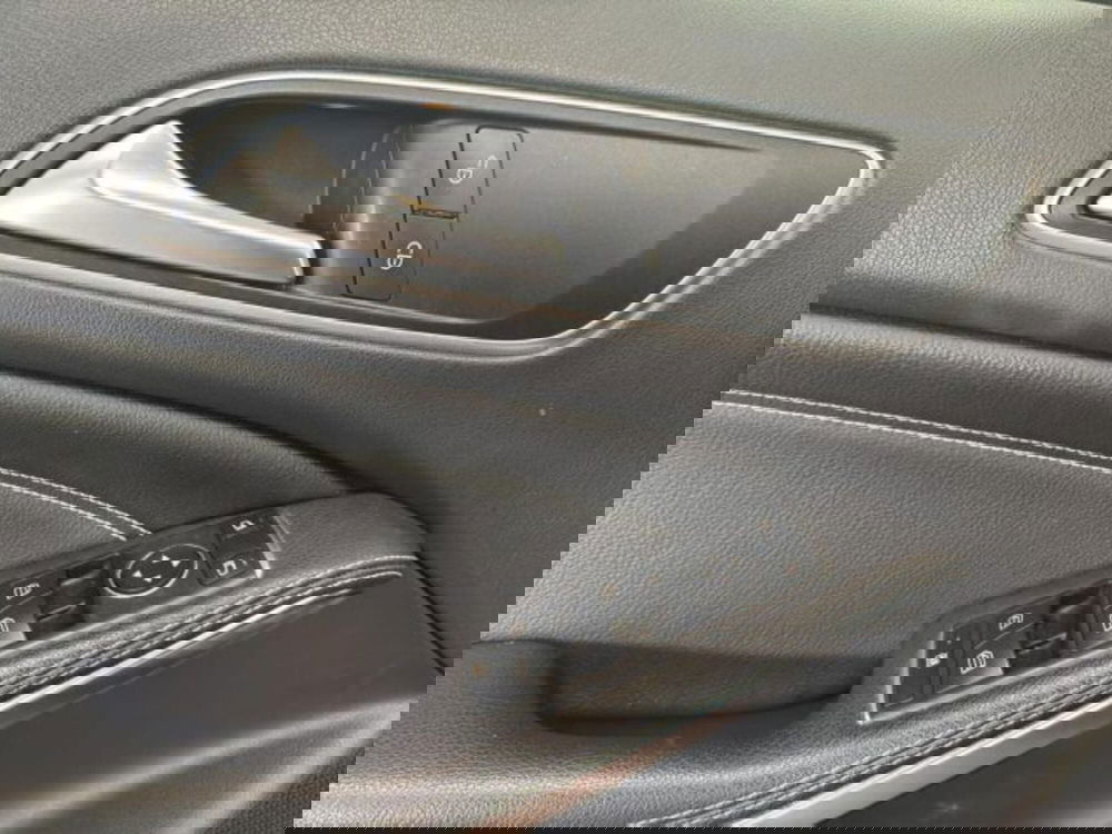 Mercedes-Benz GLA SUV usata a Novara (11)