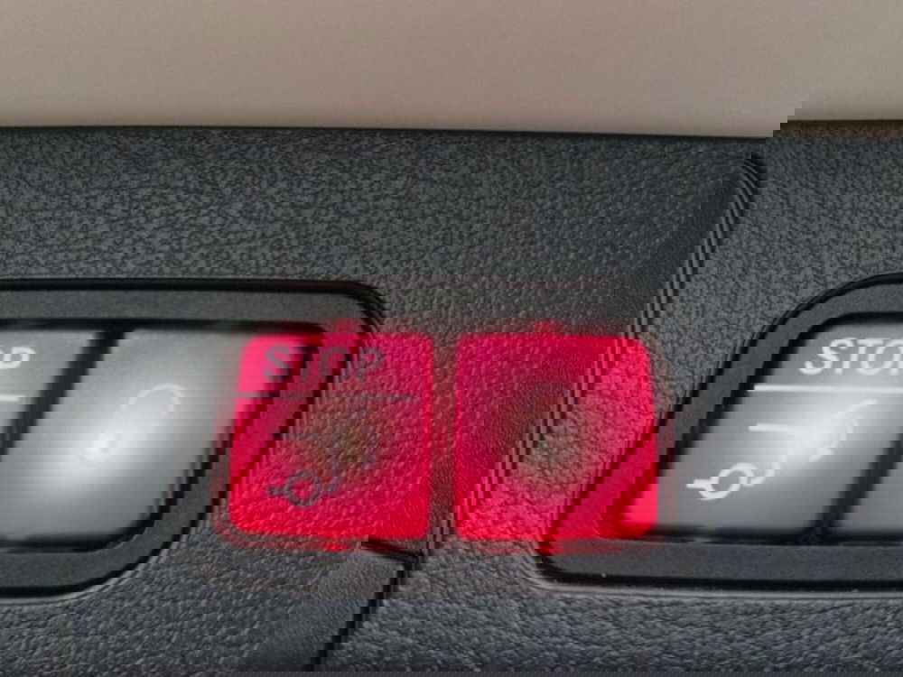 Mercedes-Benz GLB usata a Novara (18)